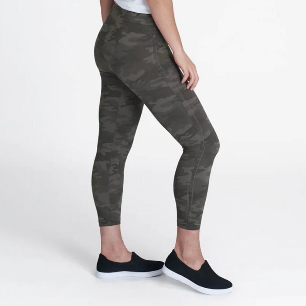 Spanx‎ Look at Me Now Seamless Cropped Leggings